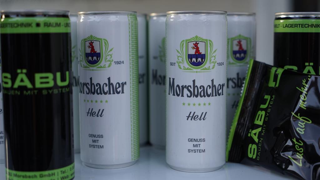 lange-nacht-der-republik-morsbach-saebu-stand-werbegeschenk-morsbacher-hell-bierdosen