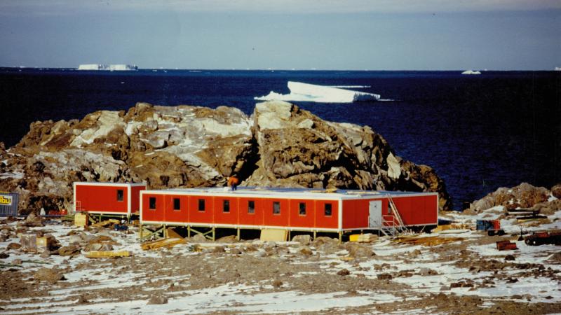 saebu-historie-forschungsstation-antarktis-1983.jpg